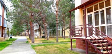 арендовать дом: Сдаю квартиру в ЦО "Лазурный берег" 70 квадратов: спальня кухня — 2