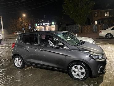 hyundai getz 1: Chevrolet Spark: 2016 г., 1 л, Автомат, Бензин, Хэтчбэк — 2