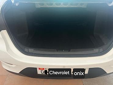 Chevrolet Onix: 2020 г., 1 л, Автомат, Бензин, Седан — 7