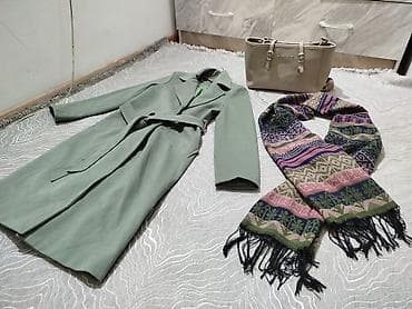 Верхняя одежда: Все три за 1200 с Пальто женское, двубортное, мятно‑зелёного цвета — 3