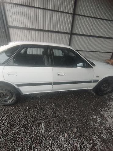 двигатель ford focus 1: Продаётся легковой автомобиль белого цвета, 4‑дверный седан/хэтчбек — 2