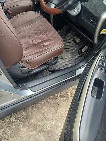 глушитель лада: Компактный городской хэтчбек/минивэн с киргизскими номерами (KG, серия — 9