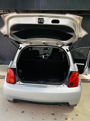 Продажа авто: Toyota Ist: 2003 г., Автомат, Хэтчбэк — 9