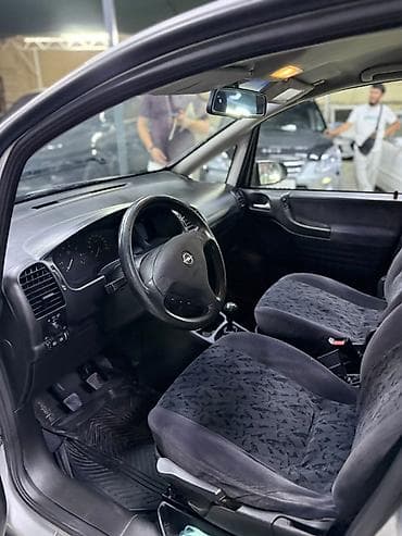 открыть ключ: Opel Zafira: 2002 г., 1.8 л, Механика, Бензин, Минивэн — 4