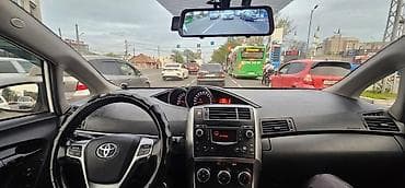 бампер карола: Toyota Verso: 2014 г., Механика, Бензин, Минивэн — 2