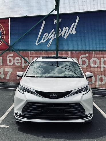 prius v: Toyota Sienna: 2021 г., 2.5 л, Вариатор, Гибрид, Минивэн — 1