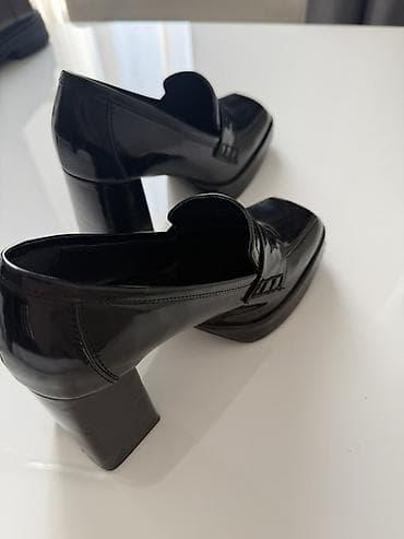 Туфли, 39, United Colors of Benetton, Б/у, Самовывоз at lalafo.kg Туфли, 39, United Colors of Benetton, Б/у, Самовывоз