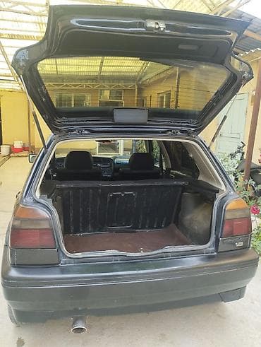 Продажа авто: Volkswagen Golf: 1994 г., 1.8 л, Механика, Бензин, Хэтчбэк — 10