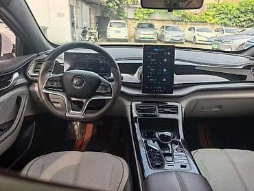 реальному: BYD Qin: 2024 г., Электромобиль, Седан — 4
