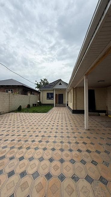 дом на горах: Продается кирпичный дом в районе Пишпек Участок: 2,5 соток(по факту — 1