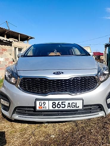 lada 2114: Kia Carens: 2017 г., 2 л, Автомат, Газ, Минивэн — 6