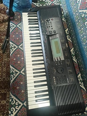 гитара кылы: Синтезатор Yamaha PSR-630 с принадлежностями. - Клавиатура: 61 — 2