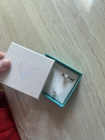 Серьги: 250 сом, новое — 1