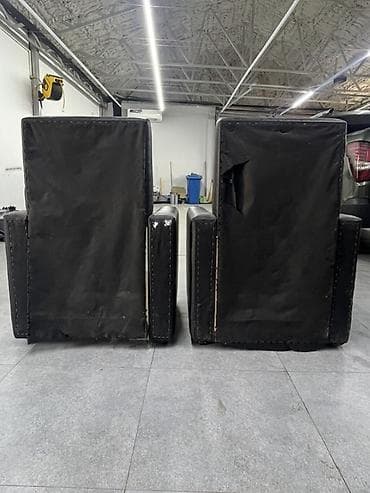 купить офисные кресла: Пара кресел в строгом современном стиле - Модель: стационарные кресла — 3