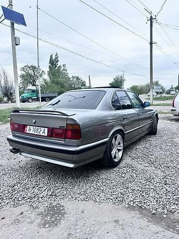 a 210: BMW 5 series: 1989 г., Седан — 3