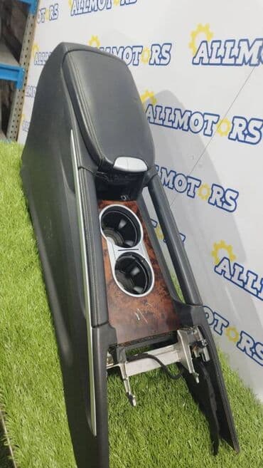 сдаётся авто с последующим выкупом: Mercedes-Benz GL450 v-4.7 2007 год подлокотник — 1