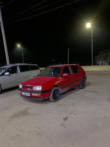 Volkswagen Golf: 1993 г., 1.8 л, Механика, Бензин, Хэтчбэк