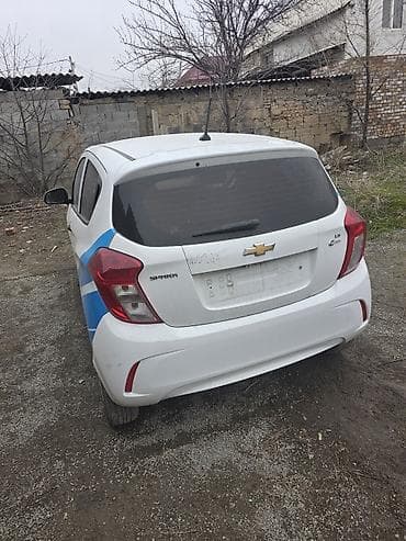 matiz 3: Chevrolet Spark: 2017 г., 1 л, Автомат, Бензин, Хэтчбэк — 3