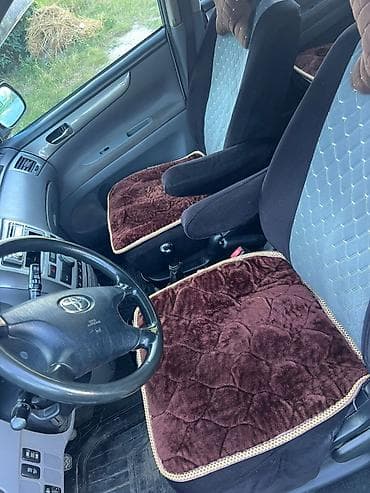 Унаа: Toyota Corolla Spacio: 2004 г., 2 л, Кол менен иштөөчү, Дизель, Вэн/Минивэн — 8