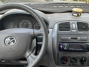 копка траншеи: Mazda PREMACY: 2000 г., 1.8 л, Механика, Минивэн — 3