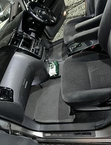бар авто: Toyota Ipsum: 2002 г., 2.4 л, Автомат, Бензин, Вэн/Минивэн — 7