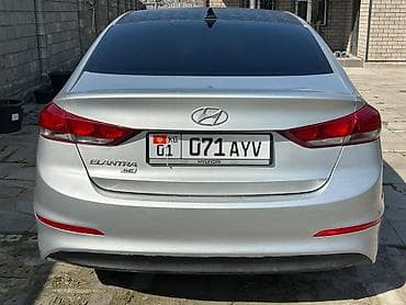elentra: Hyundai Elantra: 2017 г., Седан — 4