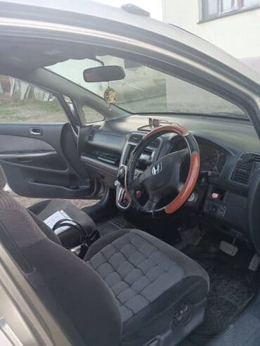 фит универсал: Honda Stream: 2001 г., Автомат, Бензин, Универсал — 2