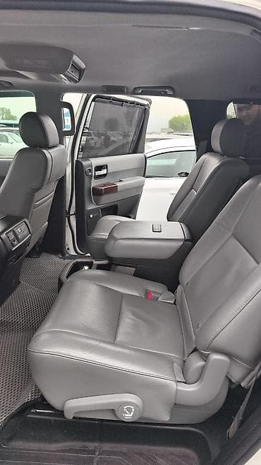 rav4 2007: Toyota Sequoia: 2017 г., 5.7 л, Автомат, Бензин, Внедорожник — 5