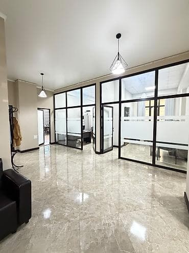 Кыймылсыз мүлк: Кеңселерди ижаралоо, 190 м², Турак комплексинде, 1-катар, Жабдуулары менен, Өзүнчө ашканасы менен — 1