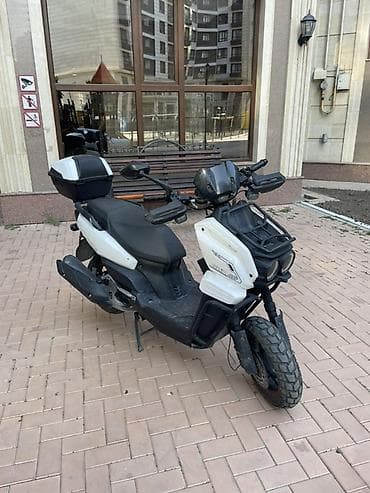 Скутер (мопед) 150 см³, стиль ADV/City Характеристики и оснащение: - — 4