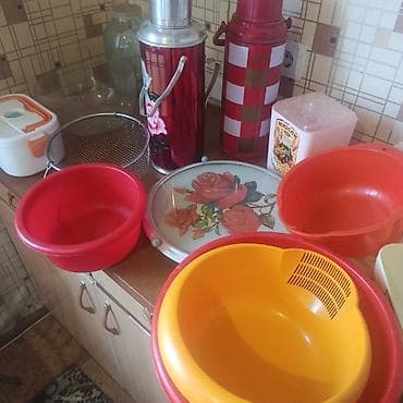 советский сервиз: Набор кухонной утвари и посуды (микс): - 3 термоса с ручками и — 1