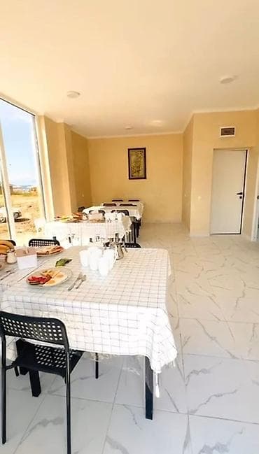 ресто бар: Сдаётся кафе на первой линии от озера в Бостери. - Локация: у воды — 8