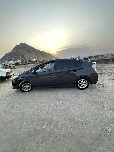 Унаа: Toyota Prius: 2010 г., 1.8 л, Вариатор, Гибрид, Хетчбек — 8