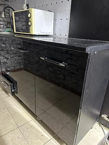 кухный гарнитура: Кухонный гарнитур с глянцевыми фасадами - Комплектация: нижние тумбы — 2