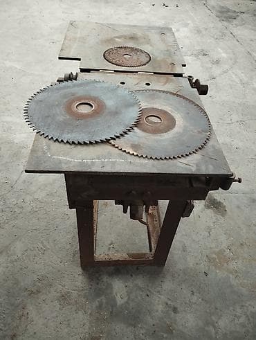 маска: Продаю советскую циркулярка раздвижной толстый метал без матора цена 8 — 1