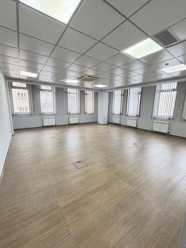 Сдаю Офис, 48 м², В бизнес центре, С системой безопасности