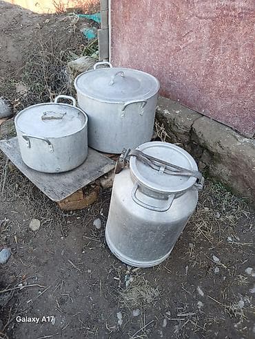 куплю кухонный уголок: Алюминиевая кухонная утварь для хозяйства Комплект: - 2 кастрюли из — 2