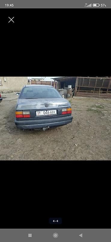 бир: Volkswagen Passat: 1988 г., 1.8 л, Кол менен иштөөчү, Седан — 1