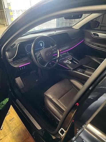 салон автомобиля: Hyundai Grandeur: 2020 г., 3 л, Газ — 2