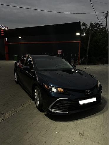 Toyota Camry: 2021 г., 2.5 л, Автомат, Бензин, Седан — 4