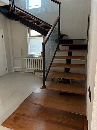 230: 🏡 **Продаётся просторный двухэтажный жилой дом в Бишкеке!** 📍 **ж/м — 2