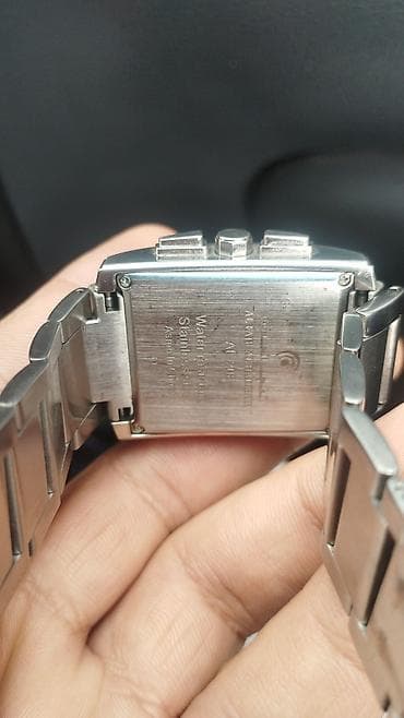 samsung ultra: Наручные часы с металлическим браслетом и прямоугольным корпусом — 1