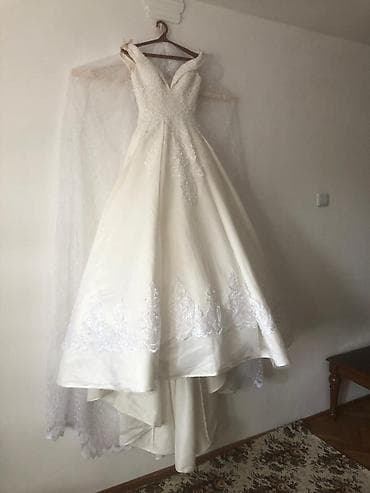 Прокат одежды: Свадебное платье (Италия) Цвет: Айвори. Фасон: Открытые плечи, есть — 1