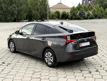 e2 byd: Toyota Prius: 2019 г., 1.8 л, Автомат, Гибрид, Хэтчбэк — 2
