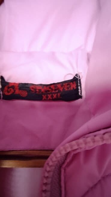 детская куртка на мальчика: Куртка зимняя теплая на девочку .Состояние хорошее. Капюшон — 4