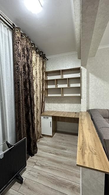 косметичный стол: Сдаю квартиру в районе Политех - Кухонный гарнитур линейной — 3