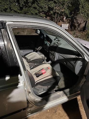 spark 2012: Hyundai Accent: 2001 г., 1.6 л, Автомат, Бензин, Седан — 6