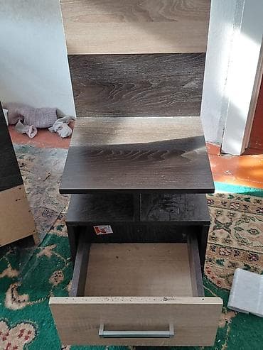 Спальные гарнитуры: Набор мебели для комнаты: 1) Прикроватная тумба из ЛДСП в контрастных — 1