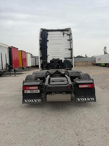 буксир: Тягач, Volvo, 2019 г., Без прицепа — 8