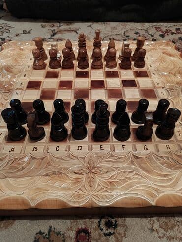 купить набор для игры в покер: Деревянные шахматы с уникальным дизайном в виде змей и логотипов — 4